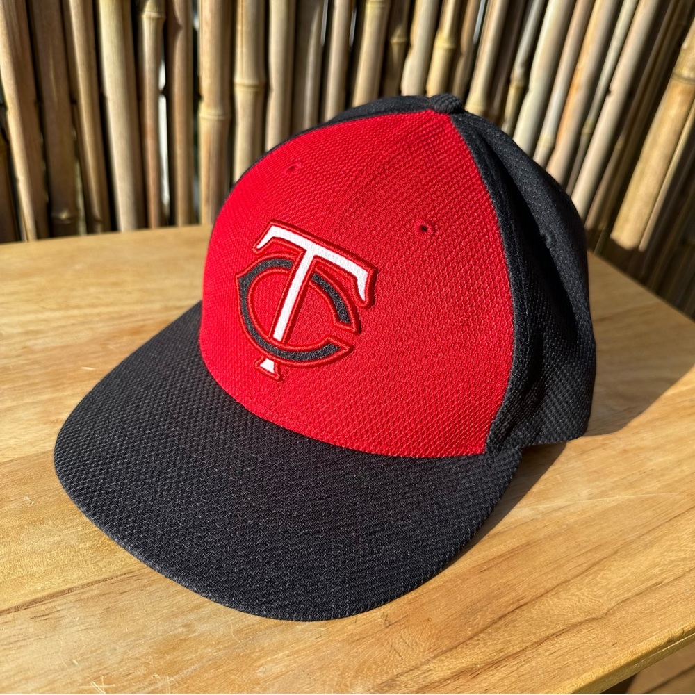 MLB New Era Fitted Minnesota Twins Baseball Hat Low Crown Size 7 1/2